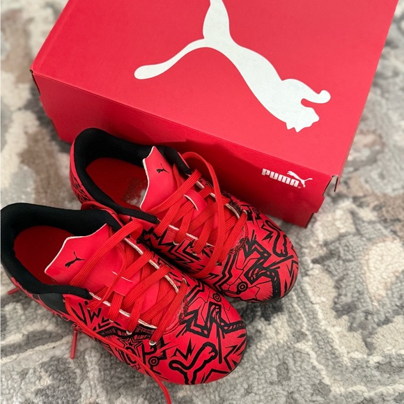 Puma Red and Black ground soccer cleats - Picture 1 of 5